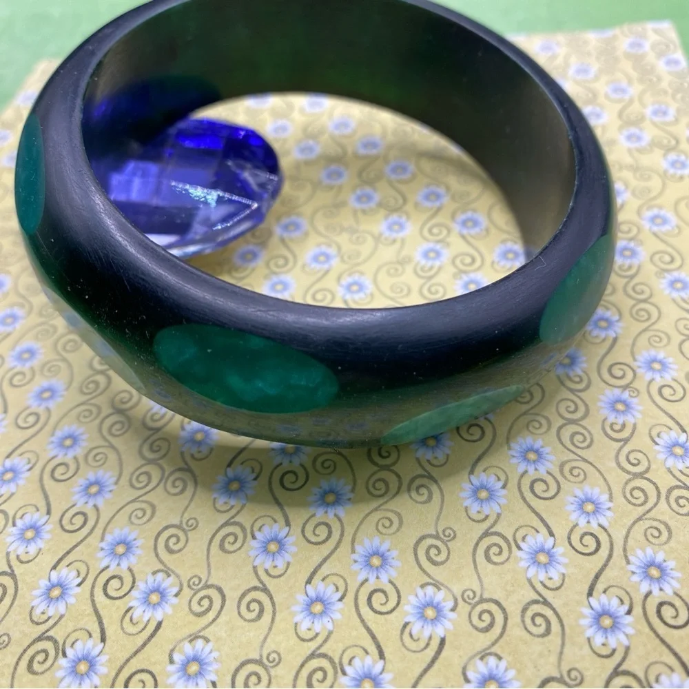 N/A black green